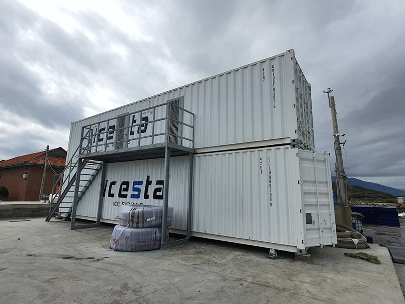 ICESTA 100Ton (40% de concentration de glace) Projet de glace intelligent de l'eau de mer conteneur modulaire dans l'Asie du Sud-Est, sur le processus d'installation et de mise en service.