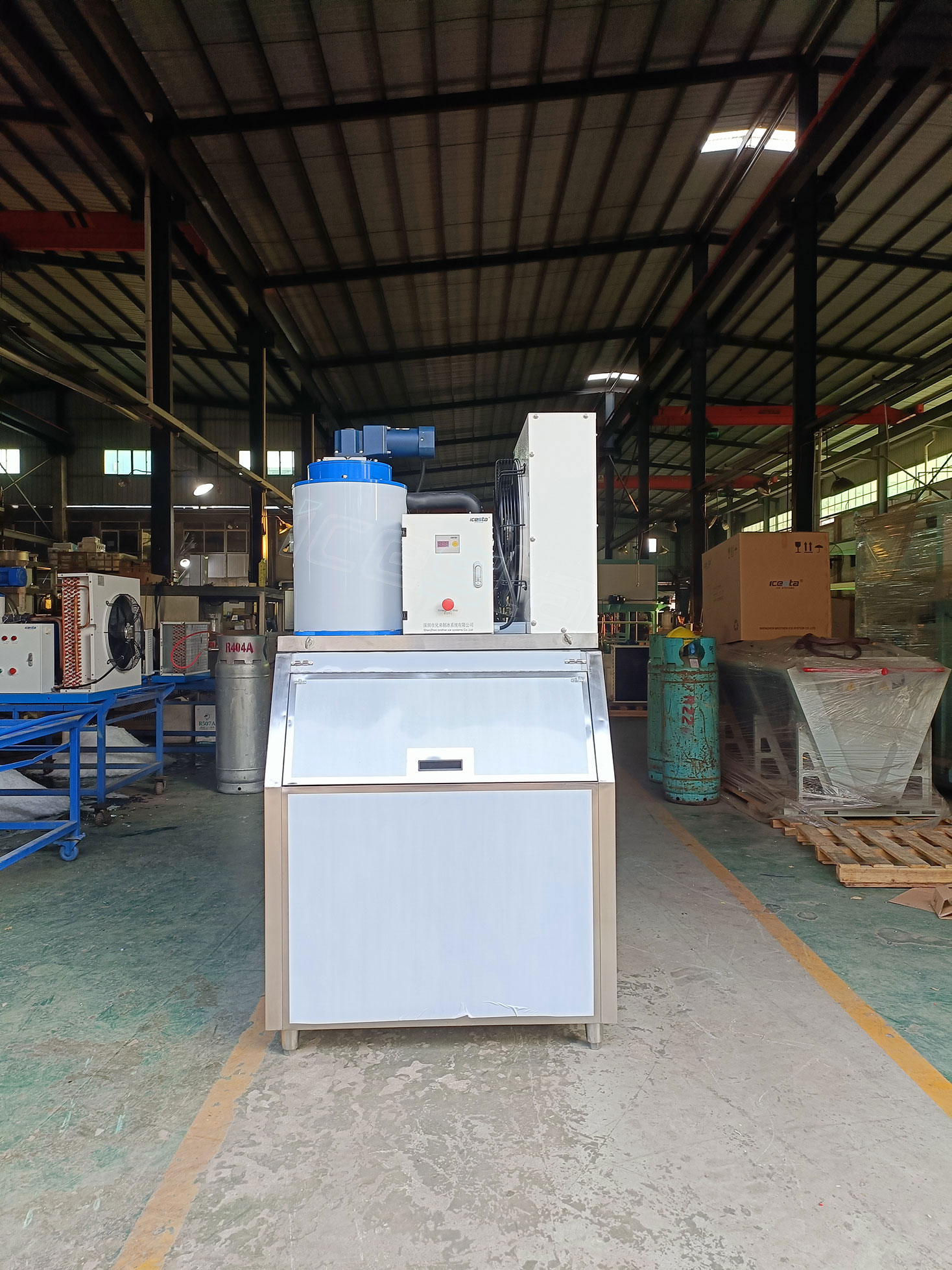 Machine à glace en écailles commerciale nouveau style 300 kg 500 kg 1 tonne de la vente Fabricant ICESTA 2 200 $ US - 5 000 $ US