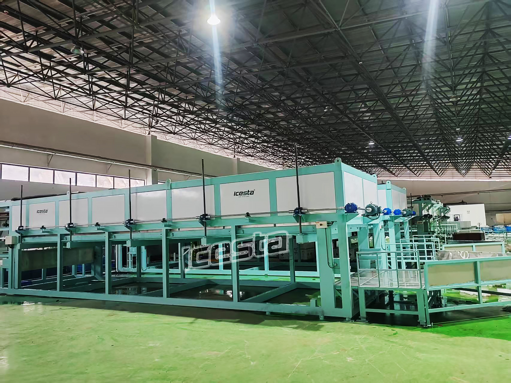 ICESTA livre avec succès une usine de glace pour le transport de légumes de 180 tonnes/jour à Bijie, Guizhou, renforçant ainsi la chaîne du froid pour les produits agricoles du sud-ouest de la Chine